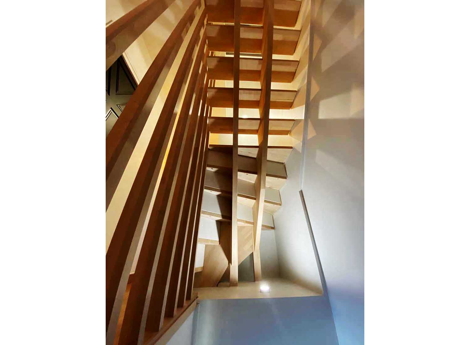 claustra pour escalier, lumière indirecte, contre-marches
